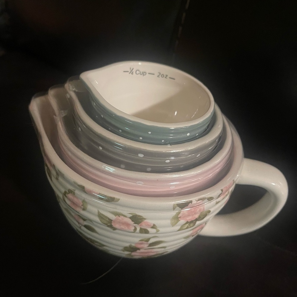 Simply Spring ceramic nestled measuring cups, new in package